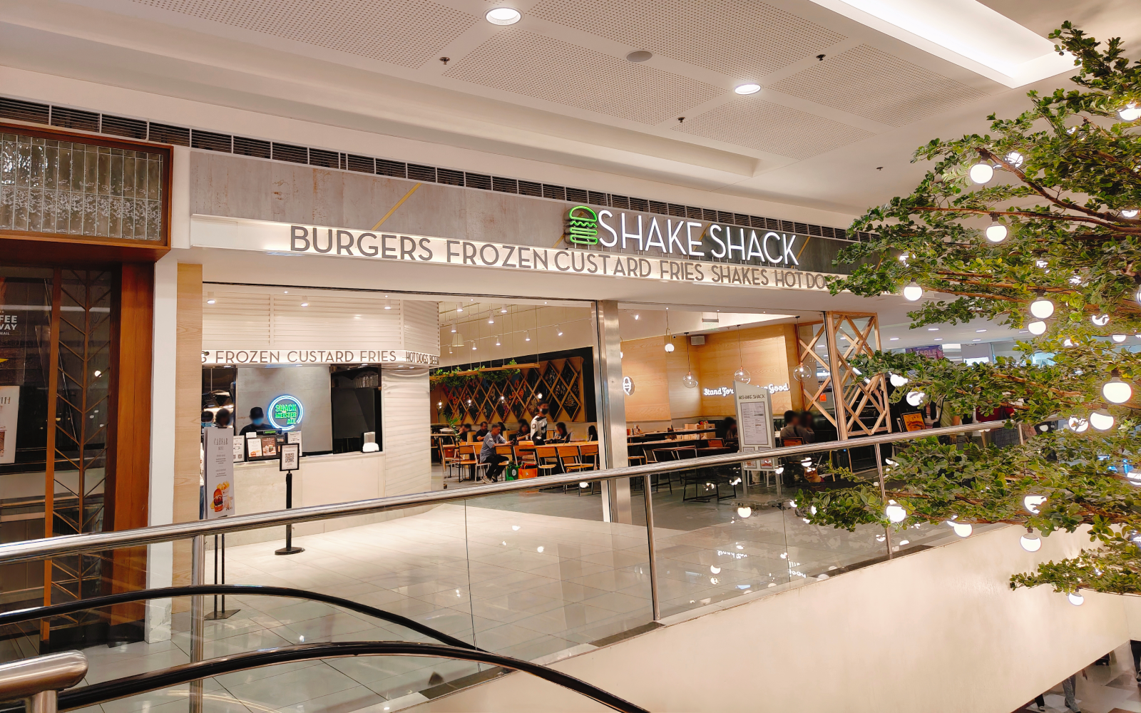 SHAKE SHACK in SM City North EDSA